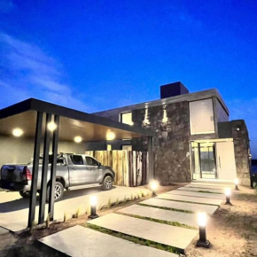 Casas Frente al Lago en Barrio Privado Punta Peñon